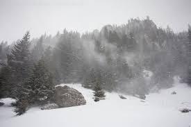 Zăpadă de 7 cm în Munții Rodnei