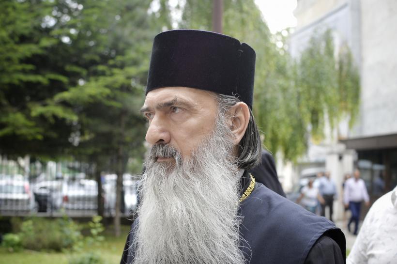 ÎPS Teodosie, oprit de poliție în drum spre Peștera Sfântului Andrei