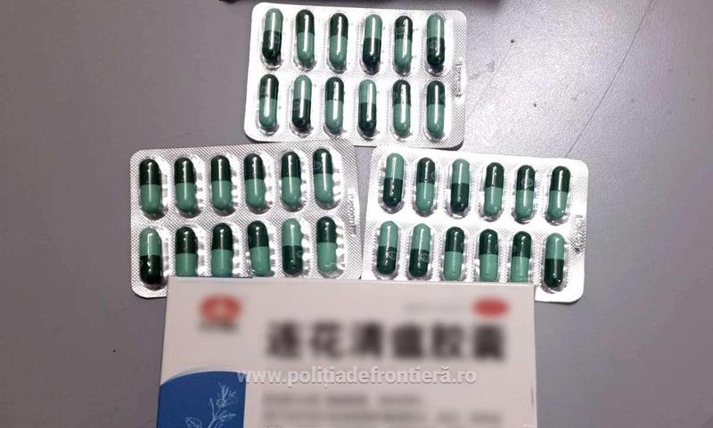 Mii de pastile contrafăcute, care urmau să fie vândute ca tratament anti-COVID-19, descoperite în Vama Giurgiu