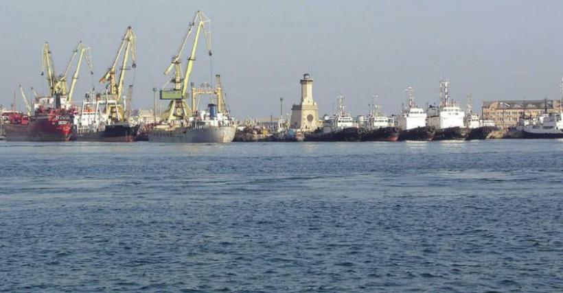 Infotrafic: Manevrele în porturile de la Marea Neagră, sistate din cauza ceții