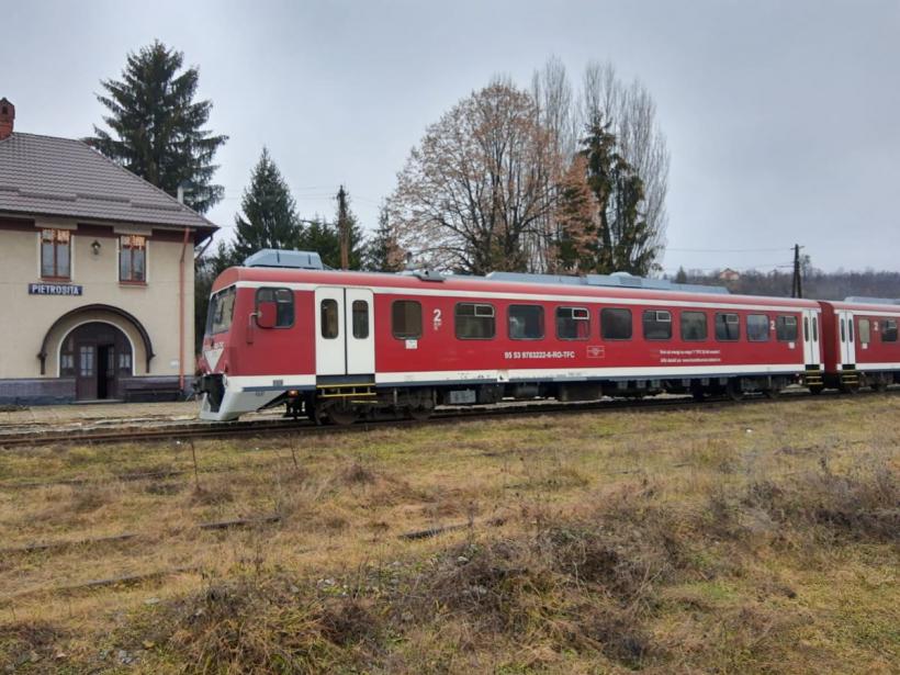 Trenul s-a întors în Gara Pietroșița, în nordul județului Dâmbovița