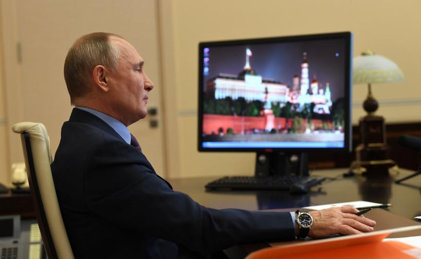 Țarul Putin, sub asediul mass-media de gherilă