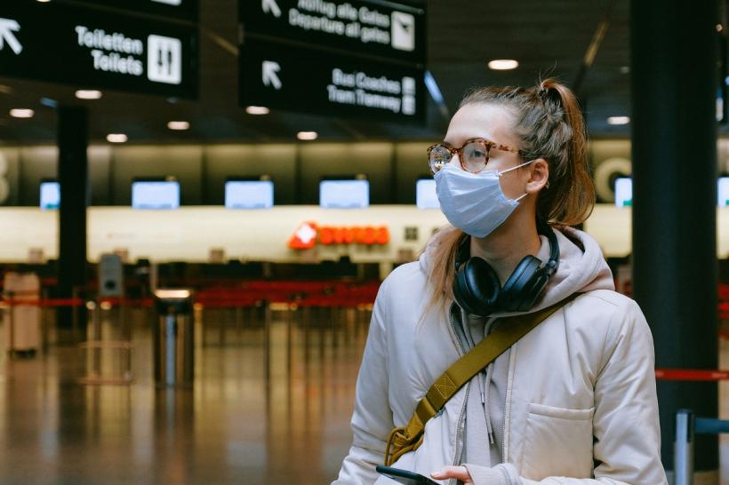 Război pe viață și pe moarte între liniile aeriene și pasagerii fără mască
