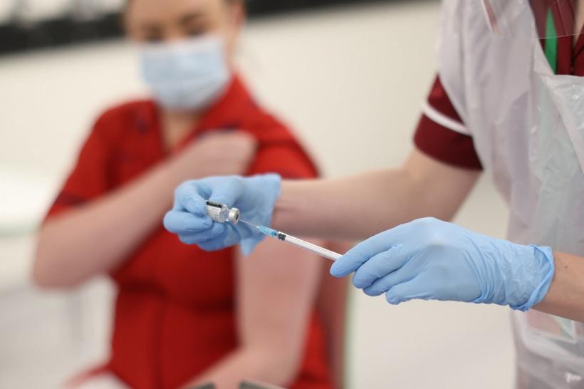 90 de cadre medicale de la Spitalul de Boli Infecţioase, din Cluj, vaccinate anti-COVID-19