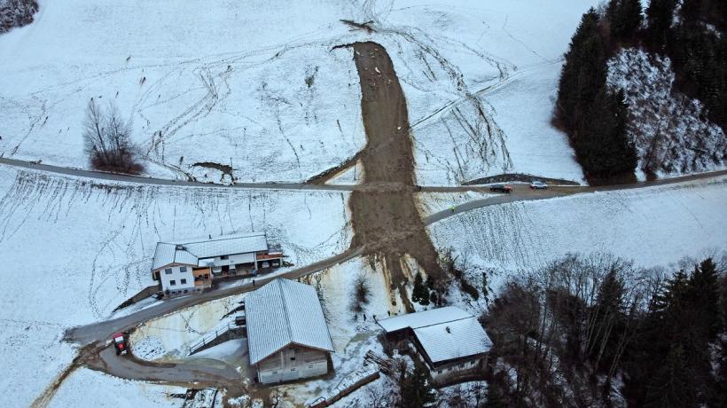 Dezastru în Norvegia: Zeci de case distruse, sute de persoane evacuate și numeroși răniți, în urma unei alunecări de teren
