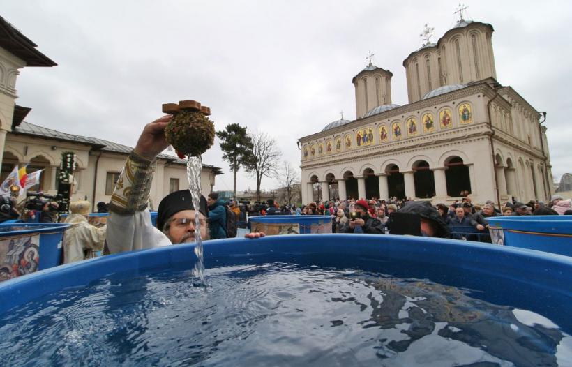 Reguli STRICTE de Bobotează. Cum vor celebra românii  Botezului Domnului în acest an