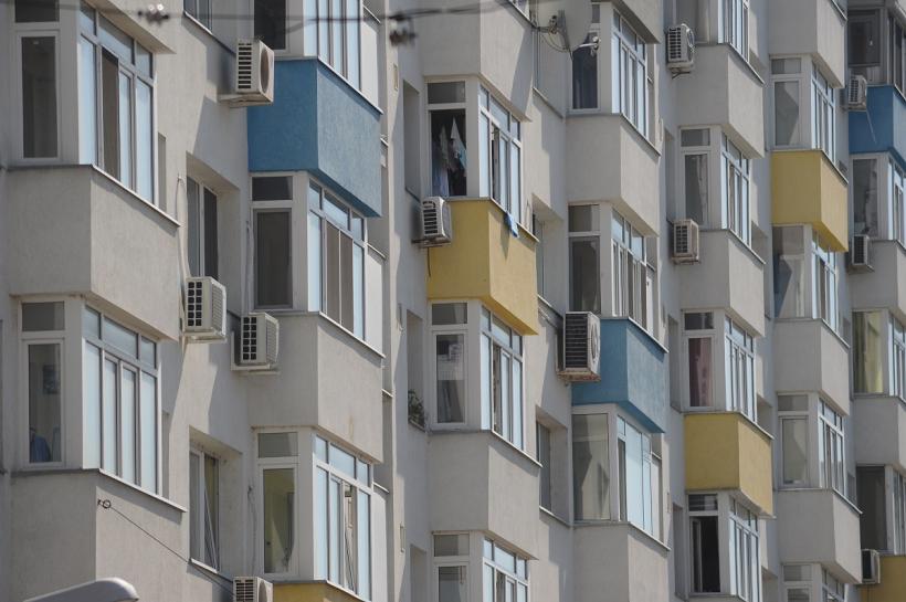 Înghesuială mare în locuinţele românilor