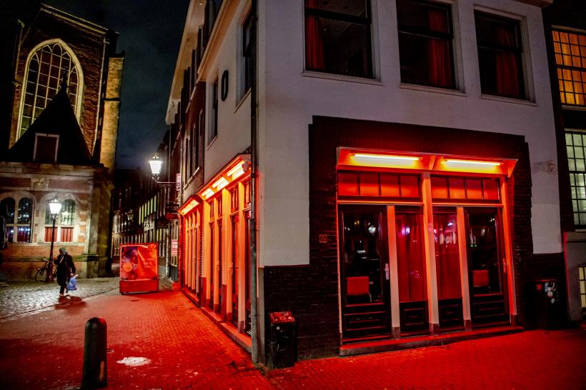 Turiștii din Amsterdam ar putea să nu mai aibă acces în cafenelele care vând cannabis
