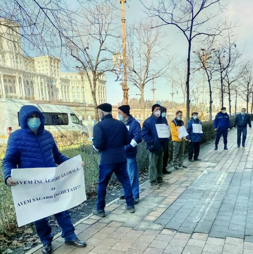 Proteste în zece locații din Capitală față de înghețarea pensiilor și a salariilor