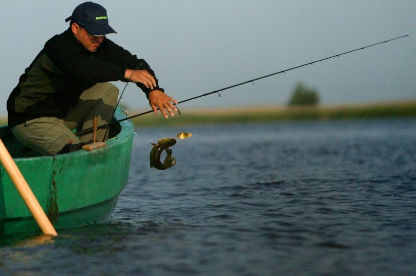 Numărul permiselor de pescuit în Deltă, de şase ori mai mare în 2019 decât cel recomandat
