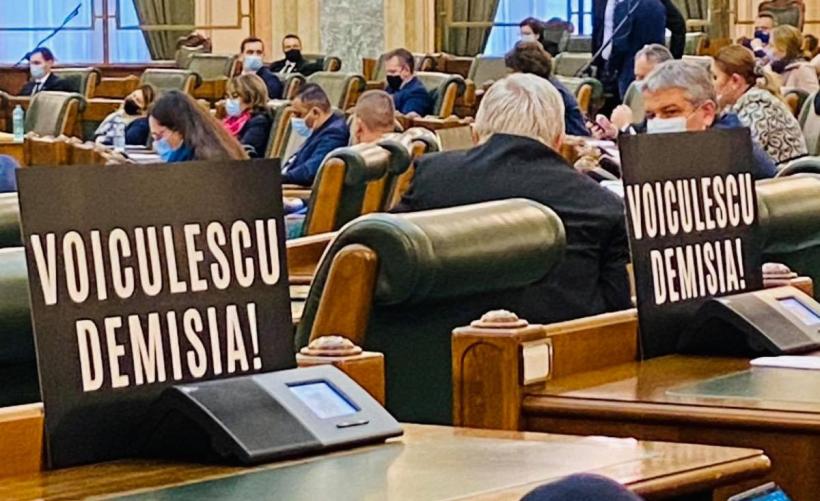 Pancarte NEGRE în Parlament: PSD anunță MOȚIUNE împotriva ministrului Vlad Voiculescu