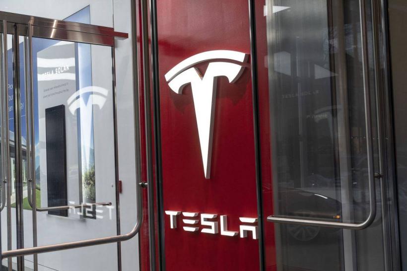 Tesla deschide primul birou în România