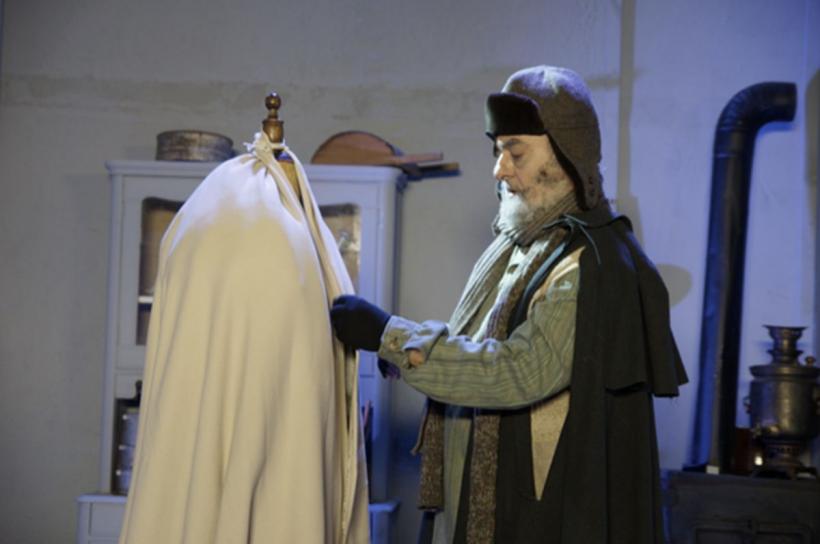 Premieră cu MANTAUA, după N.V. Gogol, în regia lui Alexandru Lustig 18737872