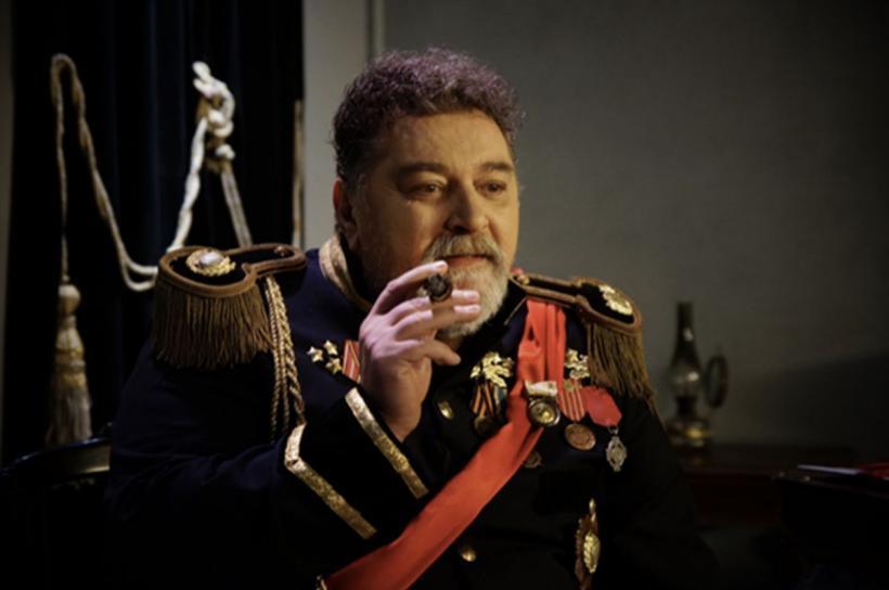 Premieră cu MANTAUA, după N.V. Gogol, în regia lui Alexandru Lustig 18737873