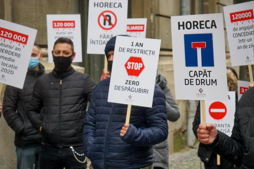 Sute de angajați din HoReCa protestează în mai multe orașe din țară, faţă de măsurile bugetare