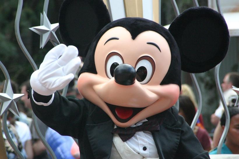 Compania Disney afectată de pandemie. Închide 60 de magazine în 2021