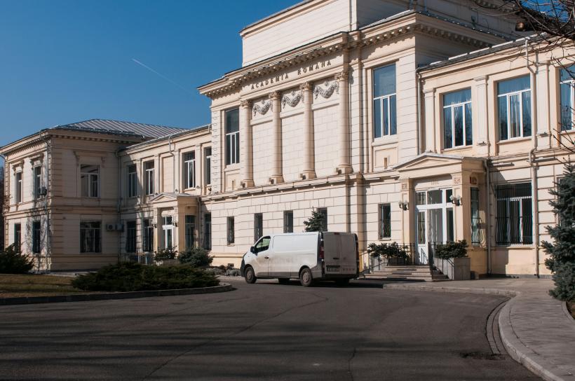 Un casier al Academiei Române ar fi furat 3,1 milioane de lei din bugetul instituției