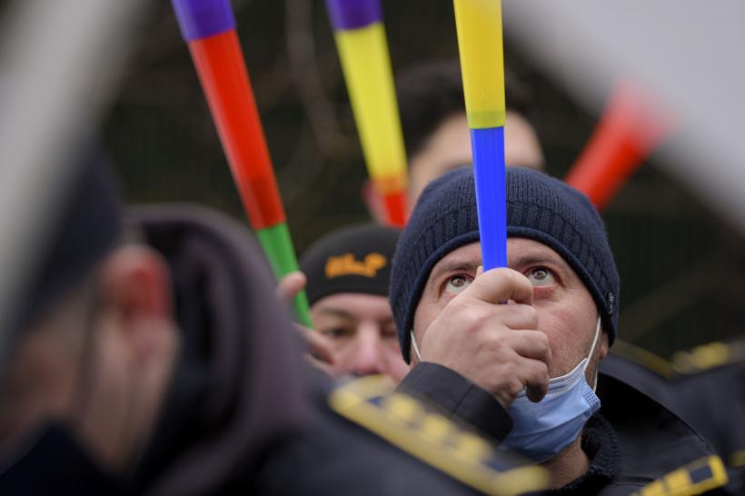  Zeci de persoane protestează în Timișoara față de carantinarea orașului