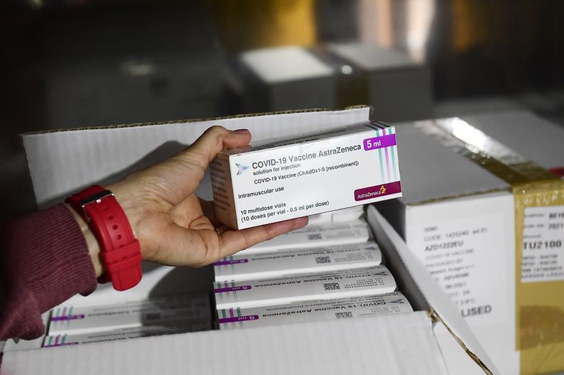 Europenii încep să se imunizeze din nou cu AstraZeneca, după decizia EMA