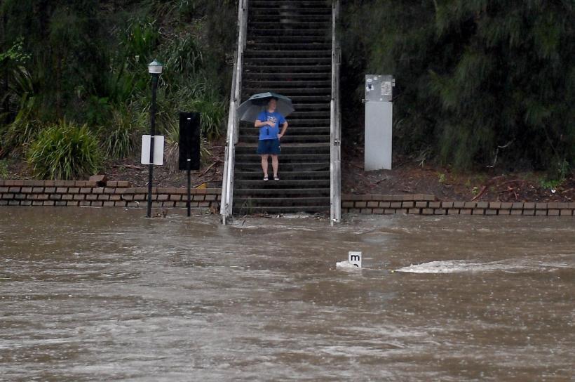 Inundații puternice după ploile abundente pe coasta de est a Australiei