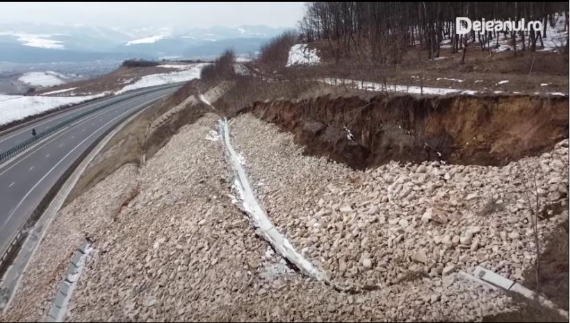 Alunecare de teren pe o porțiune din autostrada Transilvania. Restricții de viteză de 60 km/h