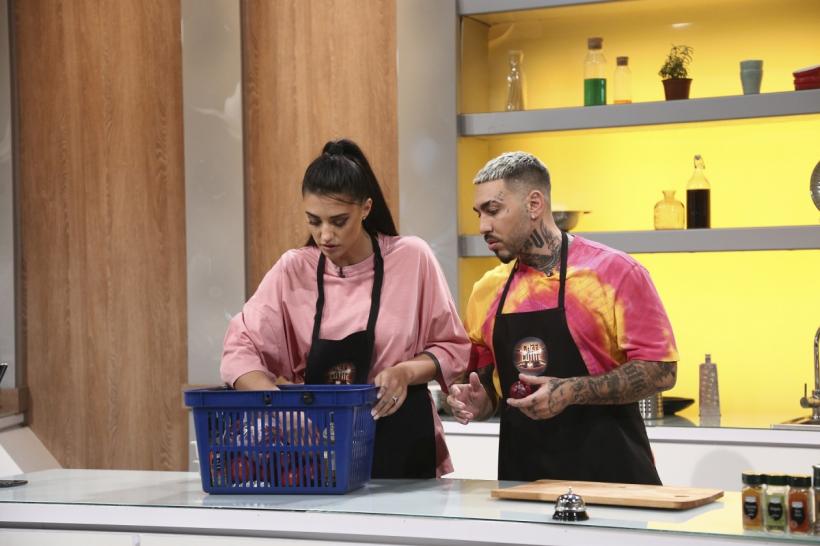 Chefi la cuțite – lider de audiență luni seara  Antonia și Alex Velea, surpriza serii la audițiile pe nevăzute, diseară, la Antena 1