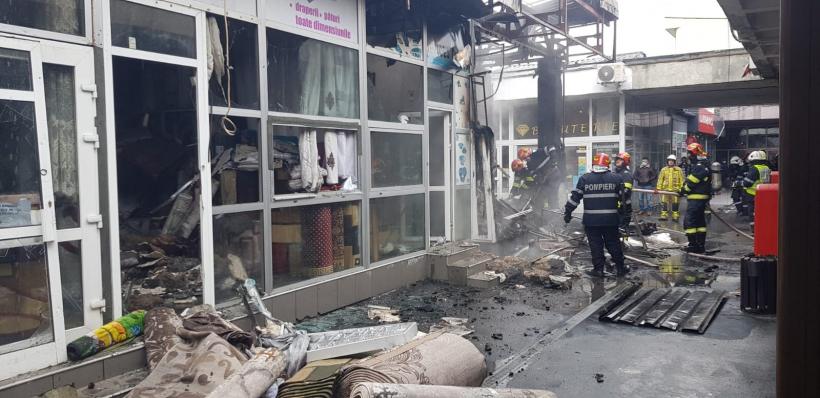 Incendiu într-un magazin din București. Pompierii au izolat zona