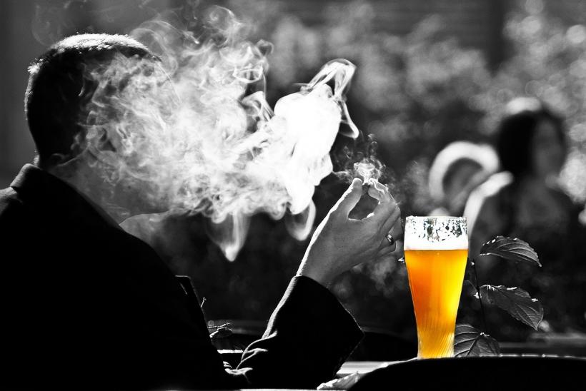 Bere, marijuana și tutun - plăceri agravante în pandemie