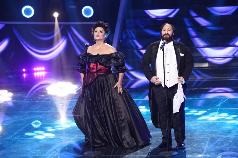 Adriana şi Romică se transformă în Leontina Văduva si Luciano Pavarotti. Adriana: „Îmi vine să plâng, să plec acasă!”