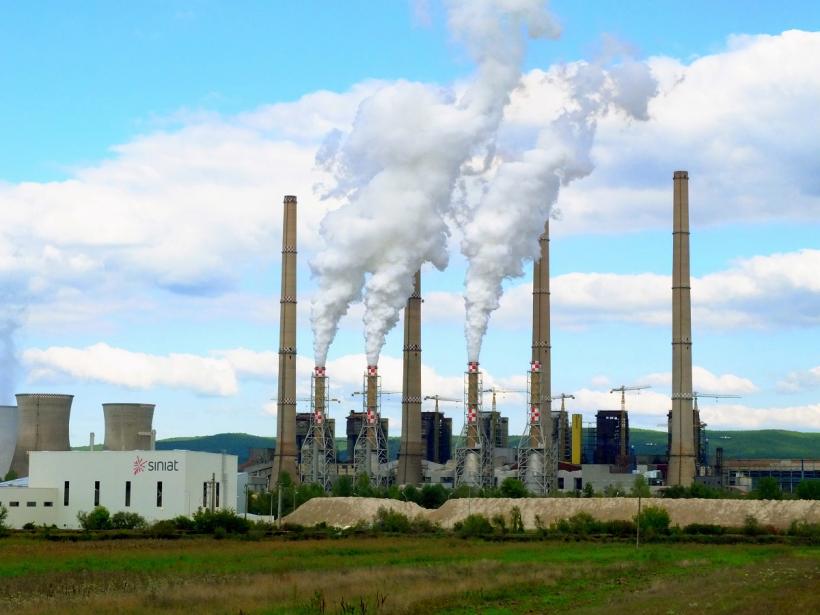 CE Oltenia a plătit o sumă exorbitantă pentru certificatele de emisii de carbon