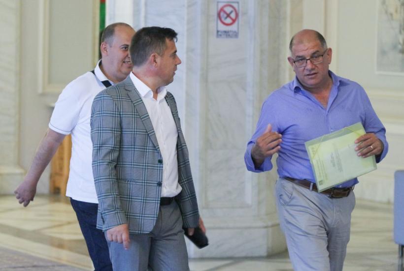 Deputatul PNL George Şişcu o arde pe glume, în timp ce ministrul Oros îi minte fără jenă pe fermieri