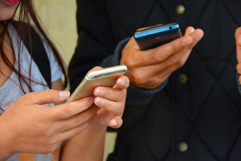 Românii folosesc mai mult smartphonurile în perioada pandemiei
