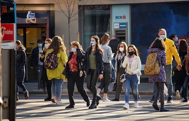 Alin Stoica: Masca rămâne obligatorie în jurul școlilor și în spațiile aglomerate