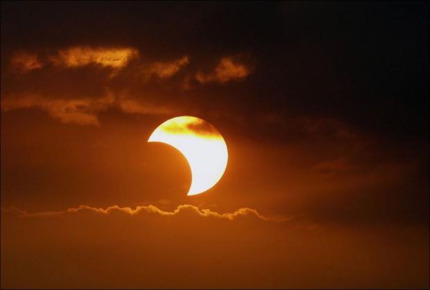 Eclipsă parțială de Soare în 10 iunie. Orele de la care se va vedea din România