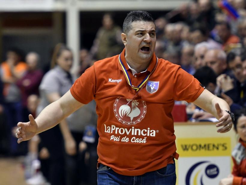 Un cunoscut antrenor român de handbal preia o echipă din Final Four-ul Ligii Campionilor