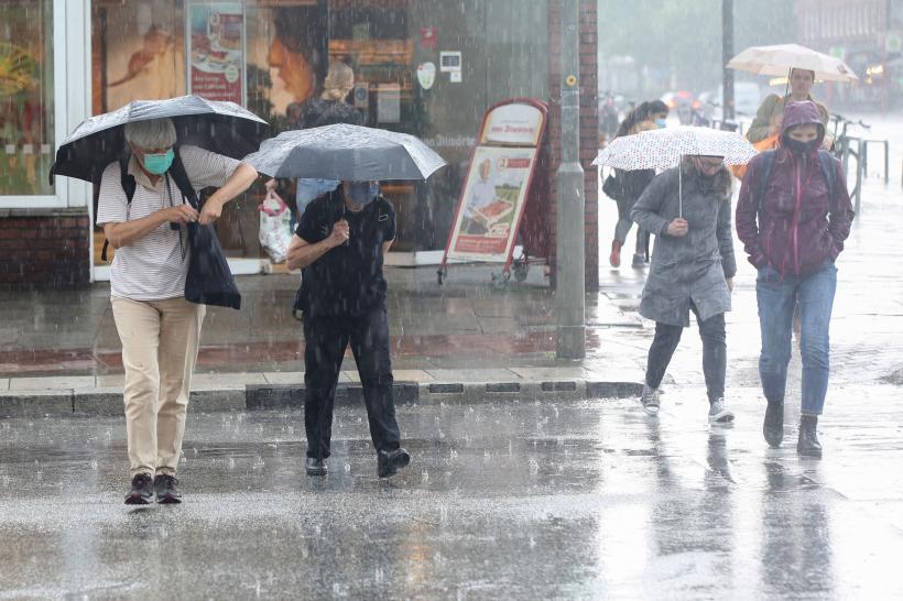 ANM: Continuă să plouă în Capitală, iar temeraturile maxime nu depășesc 15 grade