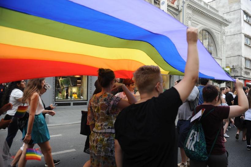 Comunitatea LGBT dă si ea o gaură la bugetul public