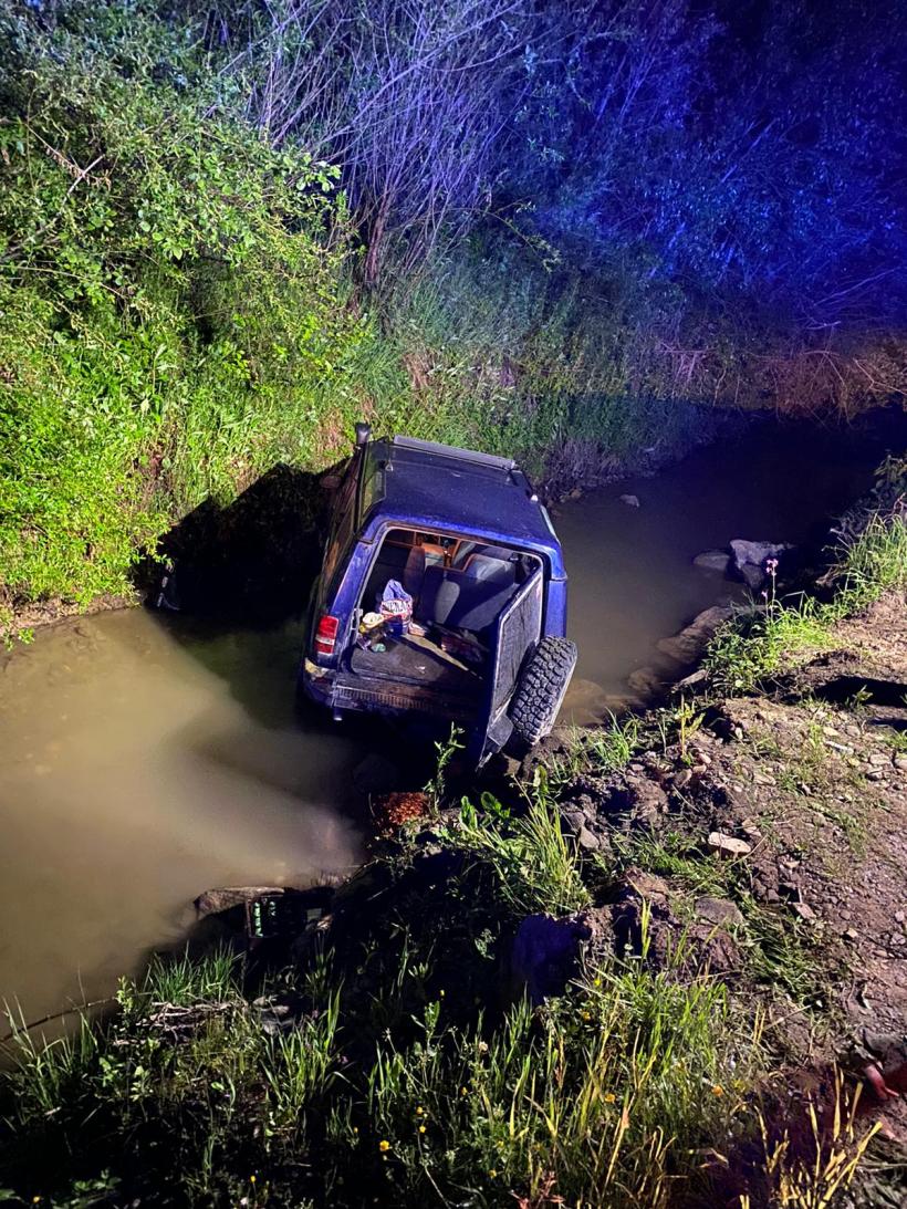 Accident în Bistrița-Năsăud: Cinci tineri au plonjat cu mașina în râul Gersa