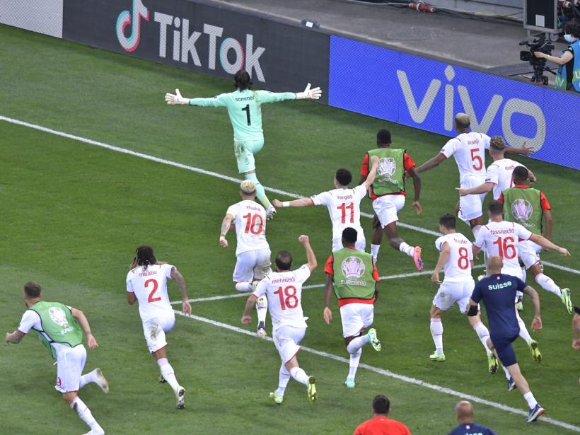 Elveția se califică în sferturile de finală la EURO 2020, după prelungiri și lovituri de departajare