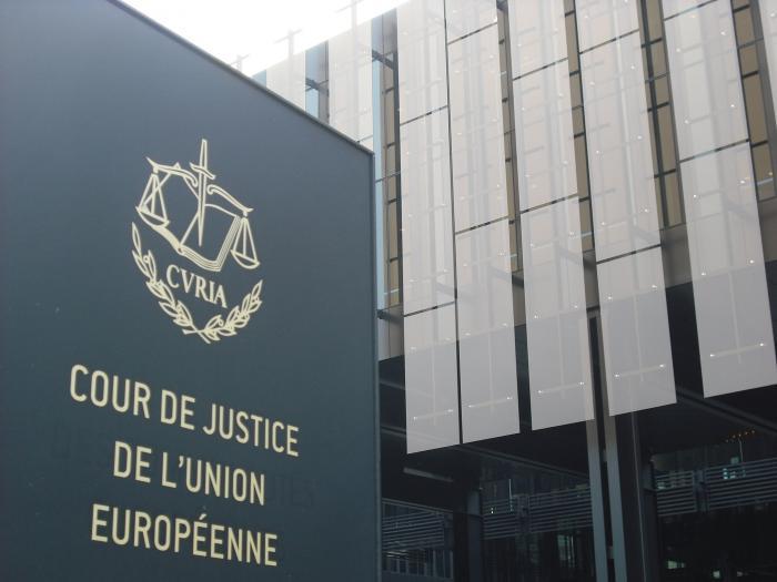 Incredibil! O instanță din România cere CJUE să anuleze o decizie a Curții Constituționale