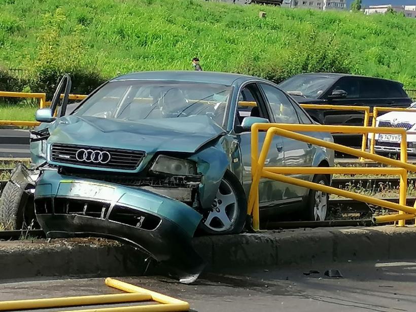 Blocaj în București: Accident pe linia tramvaiului 41, provocat de un șofer fără permis