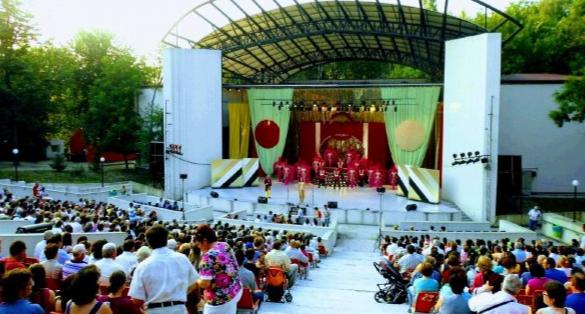 Un weekend destins în aer liber cu « Teatrul Stela Popescu » 23-25 iulie 2021