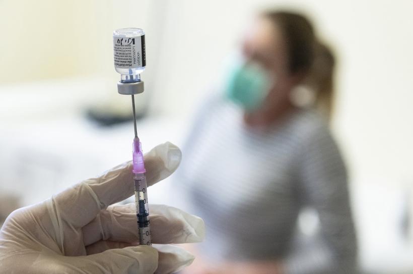 Nicio persoană vaccinată cu AstraZeneca în ultimele 24 de ore. Peste 14.000 de români vaccinați azi