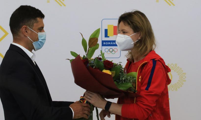 Ministrul Sportului și-a cerut scuze față de vicecampioana olimpică Ana Maria Popescu. „Pentru mine este campioana de aur, se știe că sunt alături de ea”
