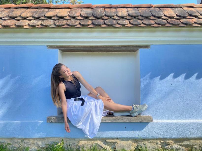 Mara Oprea, vacanţă în Grecia înainte de revenirea pe platoul de filmare Adela 18755015