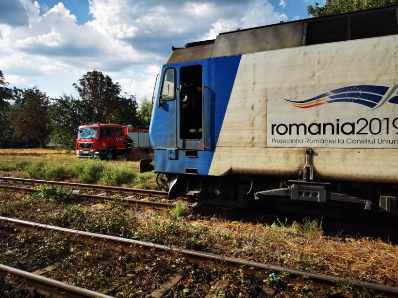 Incendiu la locomotiva unui tren de persoane care circula de la București la Pitești