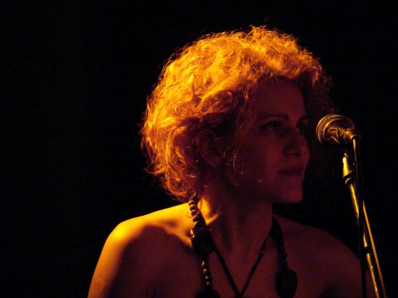 Maria Răducanu prezintă concertul „Din Levant la Bairro Alto”, vinerea aceasta, la Teatrul Godot 18755616