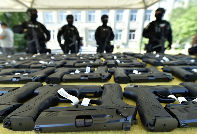 Poliţia Română se pregăteşte de valul 4 al pandemiei: cumpără pistoale automate
