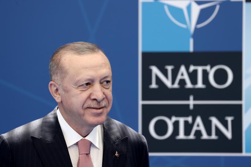 Turcia se îndepărtează în galop de Occident 