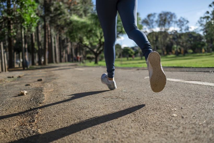 Iată ce trebuie să știi dacă vrei să te apuci de jogging!